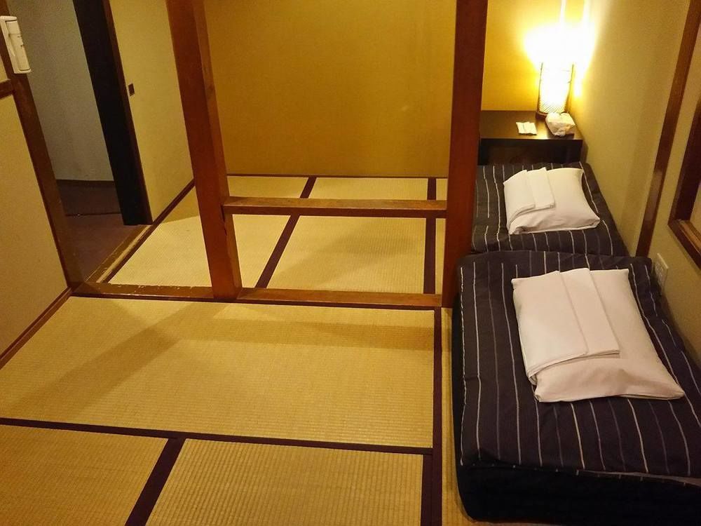 Khaosan Kabuki Hostal *